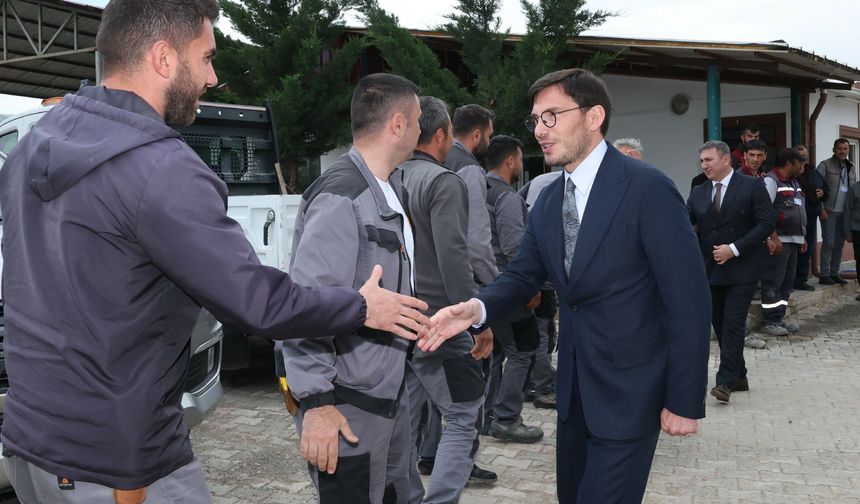 Tokat Belediyesi’nde Bayramlaşma Mesaisi! Başkan Yazıcıoğlu Personeliyle Buluştu