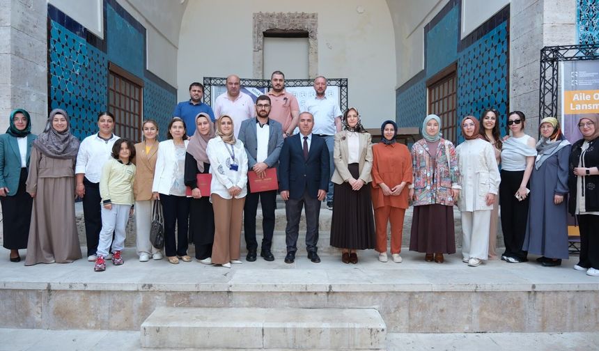 Modern Çağın Getirdiği Zorluklara Karşı Güçlü Aileler: "Aile Okulu" Projesi Başladı