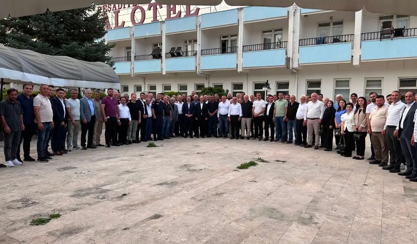 Reşadiye’de Kaymakam Tan ve Yazı İşleri Müdürü Yıldız Onuruna Yemek Düzenlendi