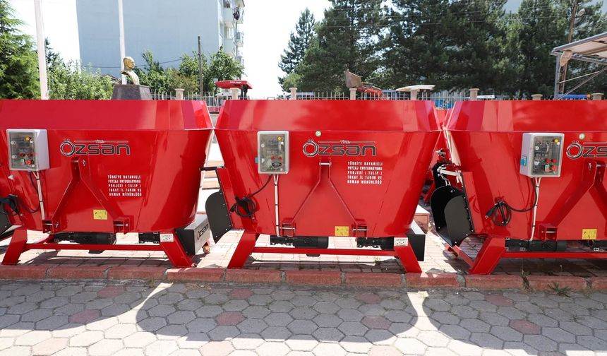 Sulusaray'da Üreticilere TULİP Projesi Kapsamında Ahır Ekipmanları Dağıtıldı