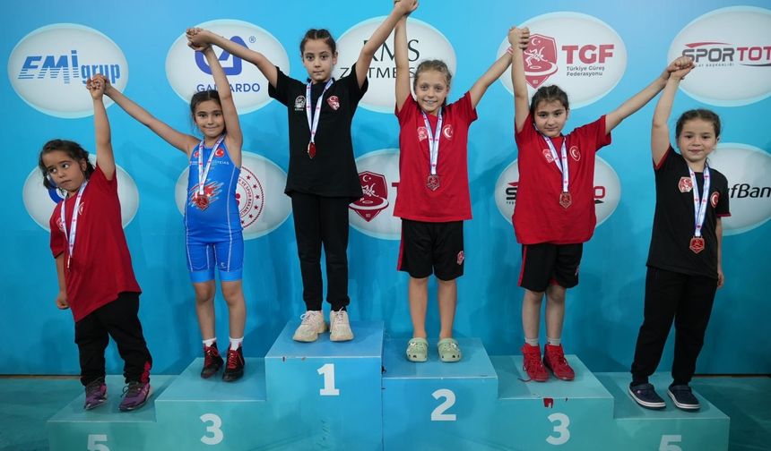 Tokatlı Kız Çocukları Türkiye Şampiyonası’na Damga Vurdu
