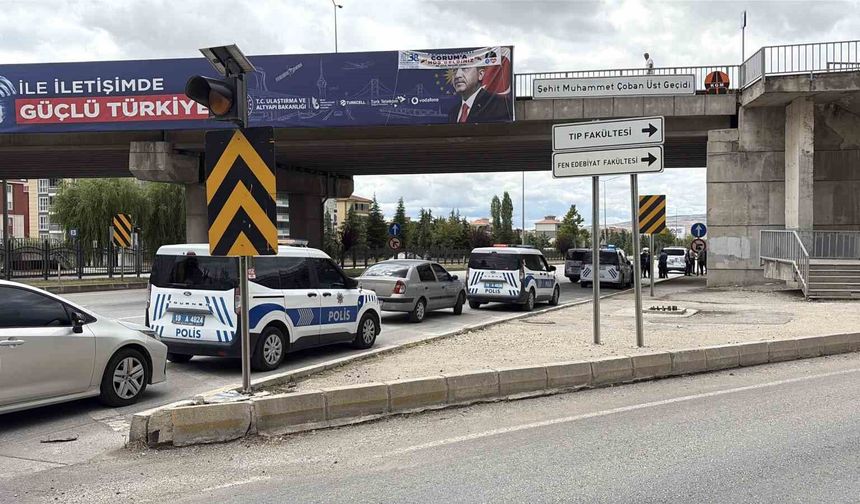 Çorum'da üst geçitten atlayan kadın yaralandı