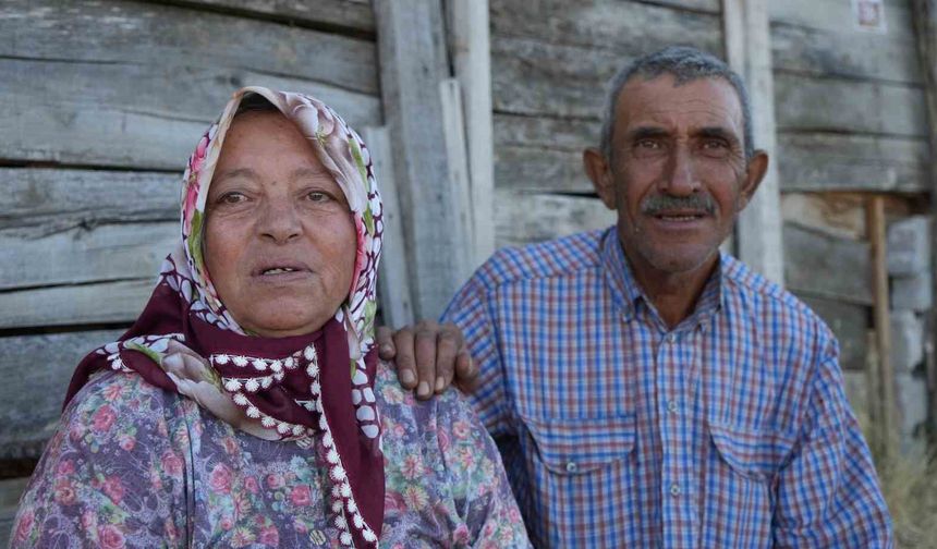 Evleri yanan kadın gözyaşı döken eşini teselli etti: 'Ağlama, canımıza bir şey olmadı'