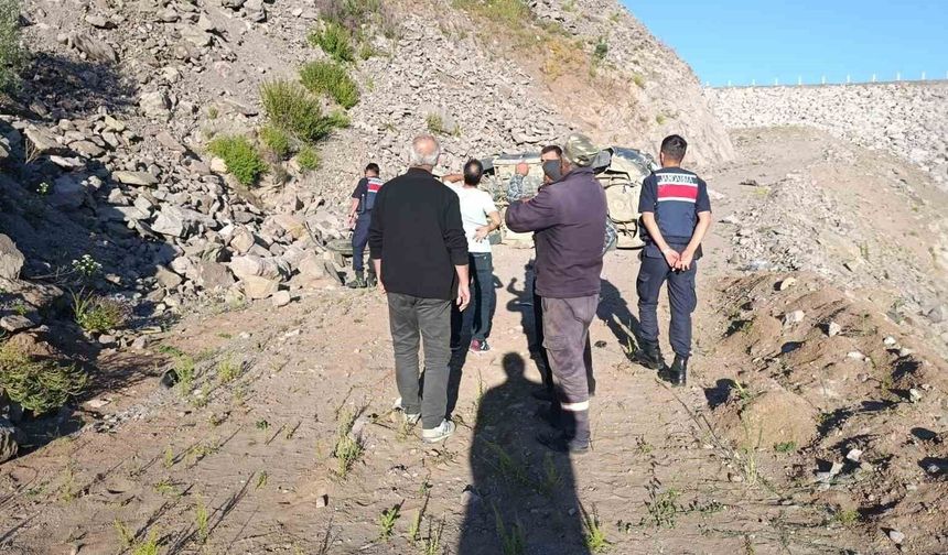 Otomobil şarampole yuvarlandı: Aynı aileden 3 kişi hayatını kaybetti