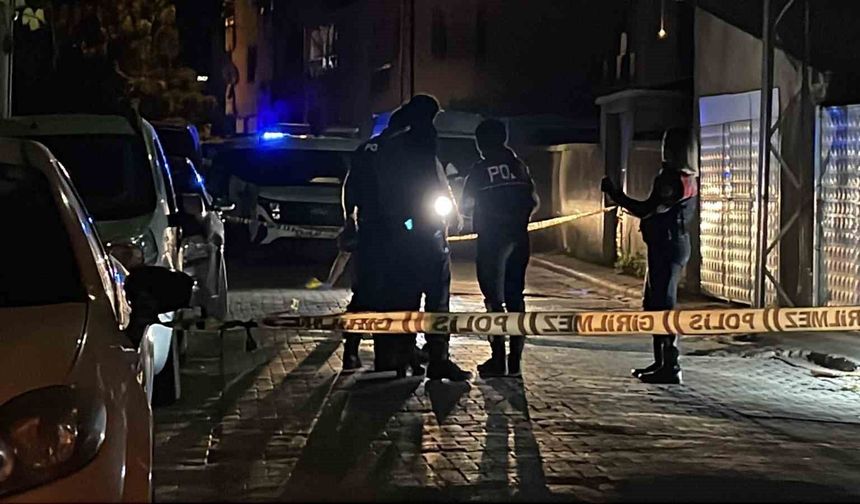 Sokaktaki tartışma kanlı bitti: 1 yaralı