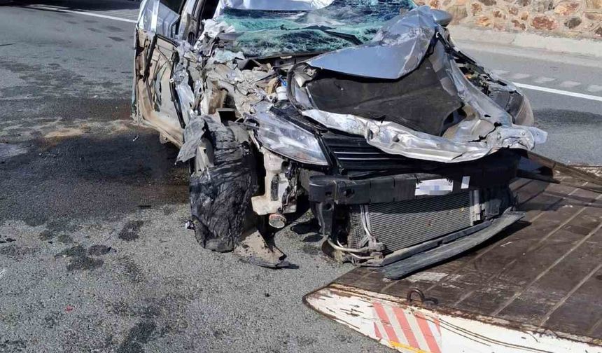 Tünel çıkışında kamyona çarpan otomobil takla attı: 1 yaralı