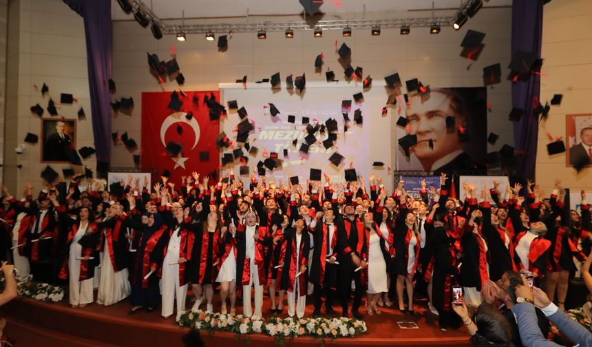 Geleceğin Hekimleri Dualar ve Coşkuyla Uğurlandı