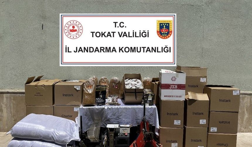 Tokat'ta Kaçak Tütün Operasyonu! 4 Şüpheli Gözaltına Alındı