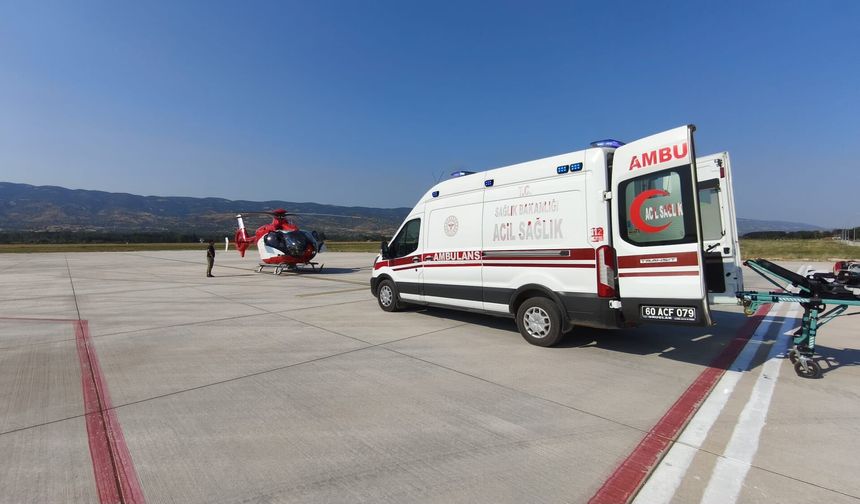 Reşadiye'de Kafa Travması Geçiren 14 Yaşındaki Hasta Helikopter Ambulansla Ankara'ya Sevk Edildi