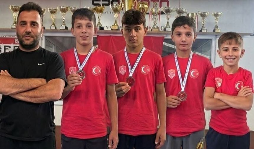 Çevreli Hüseyin Akbaş Spor Kulübü, Türk Güreşine 4 Milli Sporcu Kazandırmanın Gururunu Yaşıyor