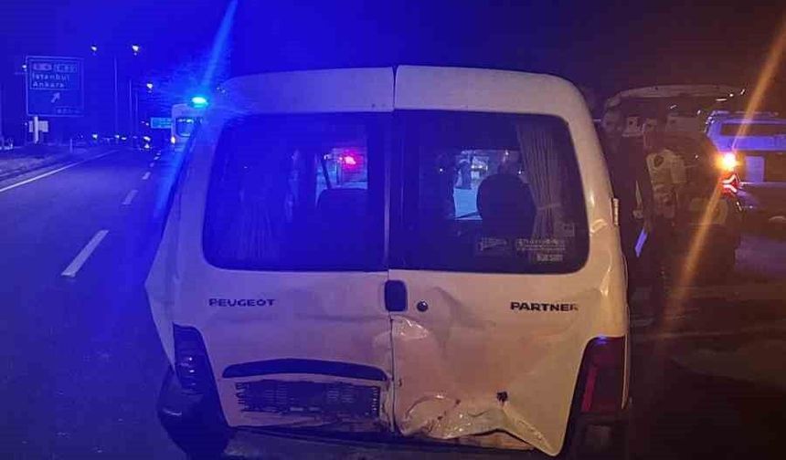 Bolu'da otomobil ile hafif ticari araç çarpıştı: 2 yaralı