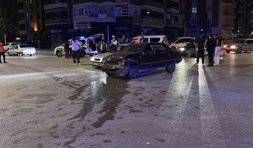 Çorum'da kaza mahallinde arbede: Yardım etmek isteyen genç, alkollü sürücü tarafından darp edildi