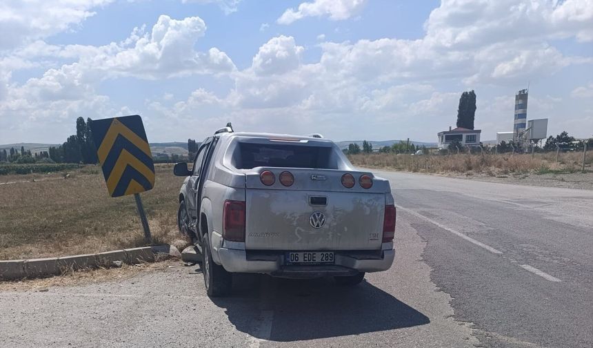 Çorum'da pikap ile otomobil çarpıştı: 2 yaralı