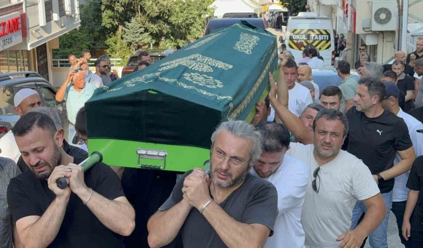 Denizde eşinin yeğenini kurtarmak isterken boğulan enişte toprağa verildi
