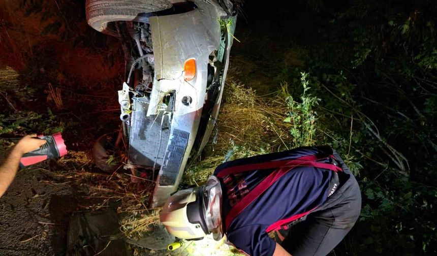 Kanala uçan otomobil hurdaya döndü: 1 yaralı