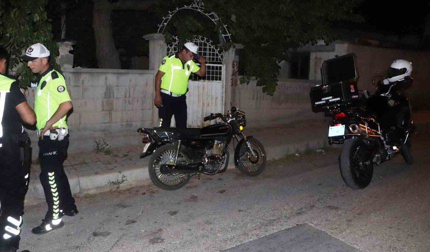 Karaman'da polisin 'dur' ihtarına uymayan motosiklet sürücüsüne 402 bin lira ceza kesildi