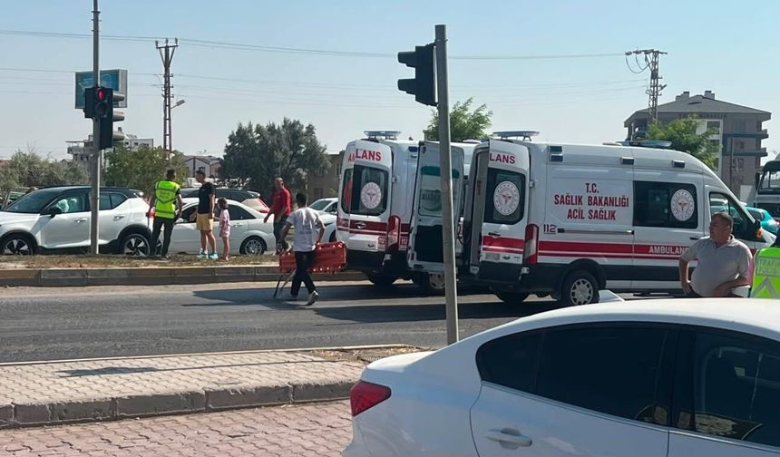 Karapınar'da otomobiller çarpıştı: 2 yaralı