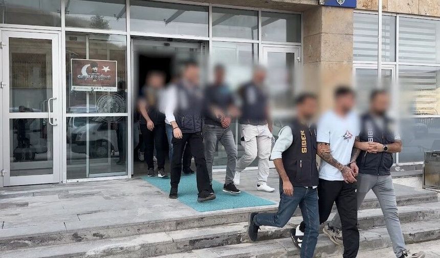 Kırşehir merkezli 7 ilde sahte araç kiralama sitesi operasyonu: 5 gözaltı