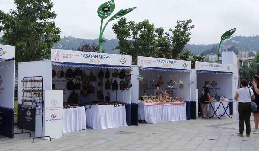Rize'de 'Yaşayan Miras Şöleni' başladı