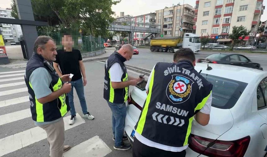 Samsun'da 'korsan taksi' denetimi: 3 sürücüye 300 bin TL ceza