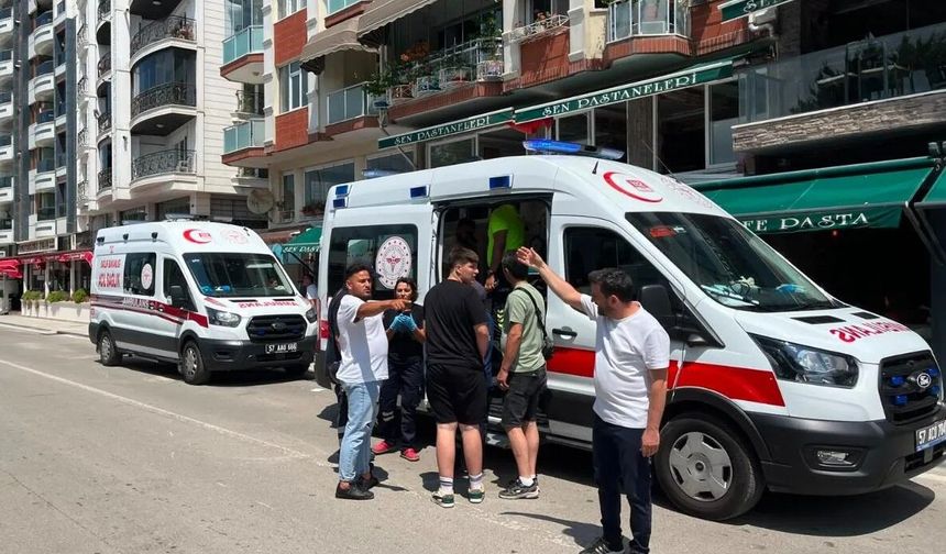 Sinop'ta iki motosiklet çarpıştı: 3 yaralı