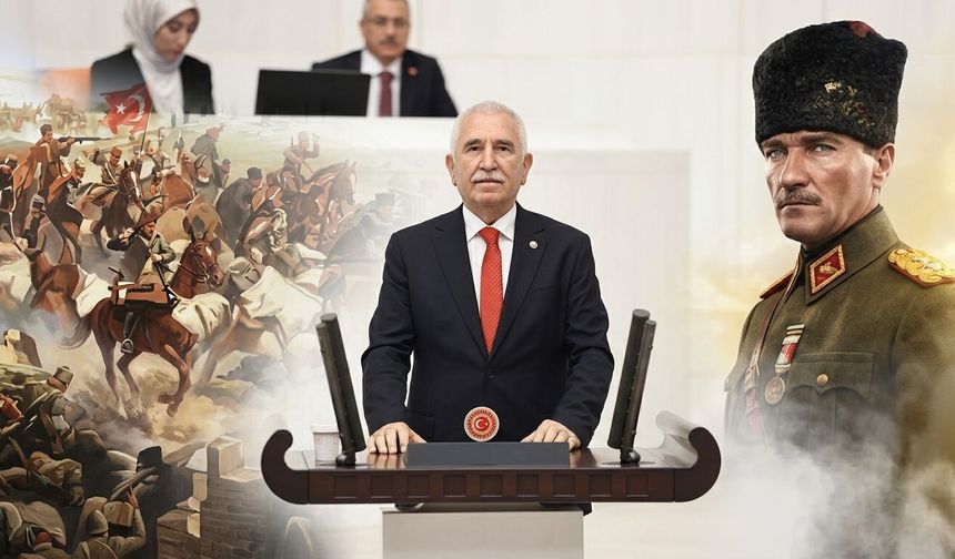 Durmaz'dan Zafer Bayramı Mesajı: "30 Ağustos Sadece Bir Cephe Zaferi Değil, Anadolu'da Yazılmış Bir Destandır"