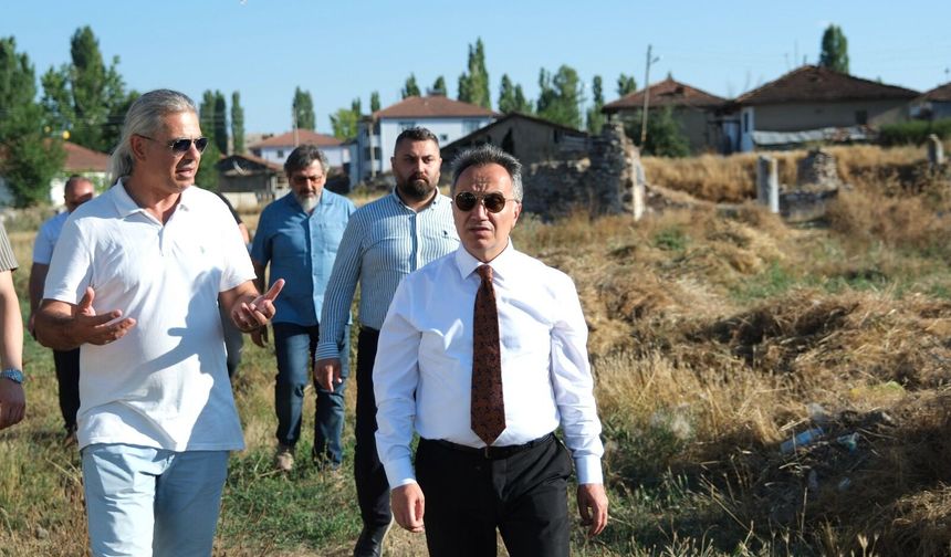 Rektör Yılmaz Sebastapolis Antik Kenti'ndeki Kazı Çalışmalarını Yerinde İnceledi