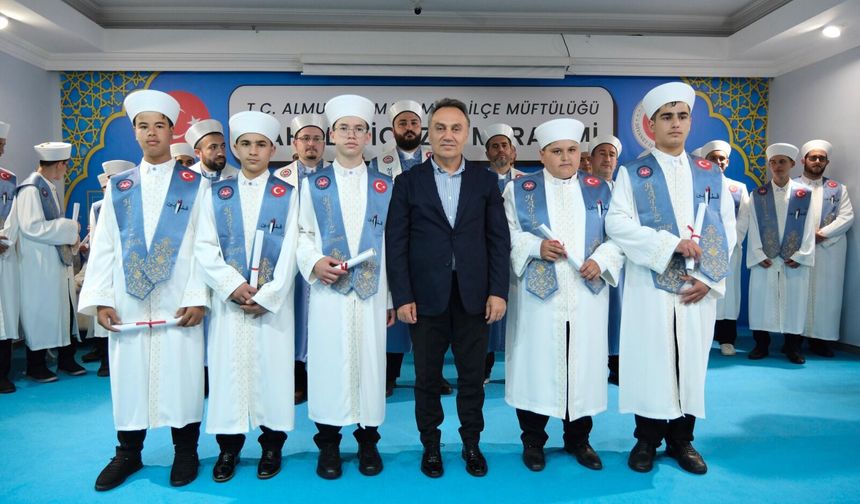 TOGÜ Rektör Yılmaz 41 Hafız İçin Düzenlenen İcazet Merasimine Katıldı