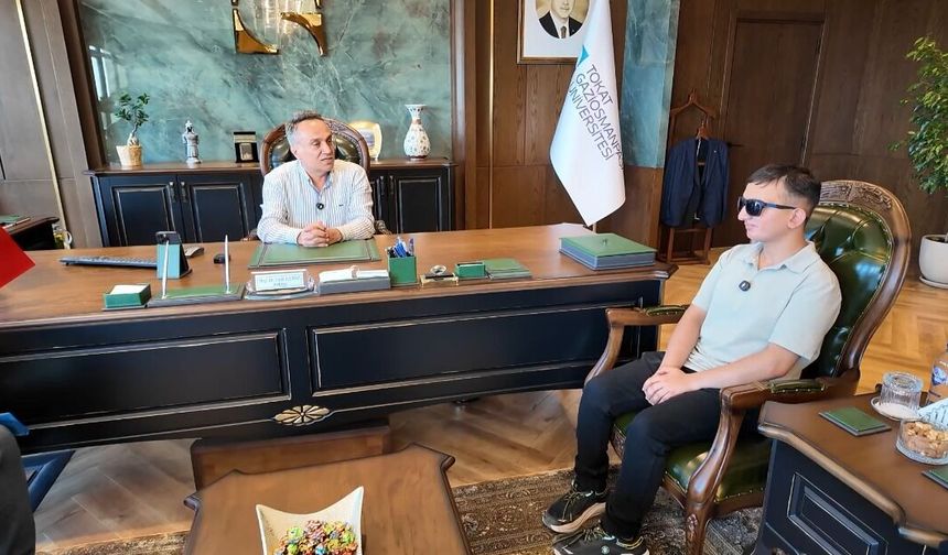 Sözel Puan Türünde Türkiye 378'incisi Olan Gül, Rektör Yılmaz'ı Ziyaret Etti