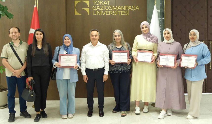 TOGÜ Uluslararası Bilim İnsanlarını Ağırlamaya Devam Ediyor! Ziyaretçi Araştırmacı Programı’nda Sertifika Heyecanı