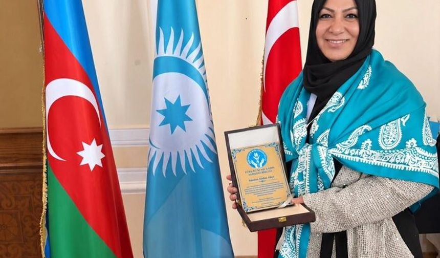 Toşayad Başkan Yardımcısı Sündüs Arslan Akça Bakü’de Kadın Şairleri Buluşması’na katıldı