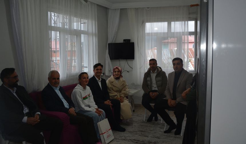 Başçiftlik'te Kaymakam Bayram'dan Öğrenci Ailelerine Eğitim Desteği Ziyareti