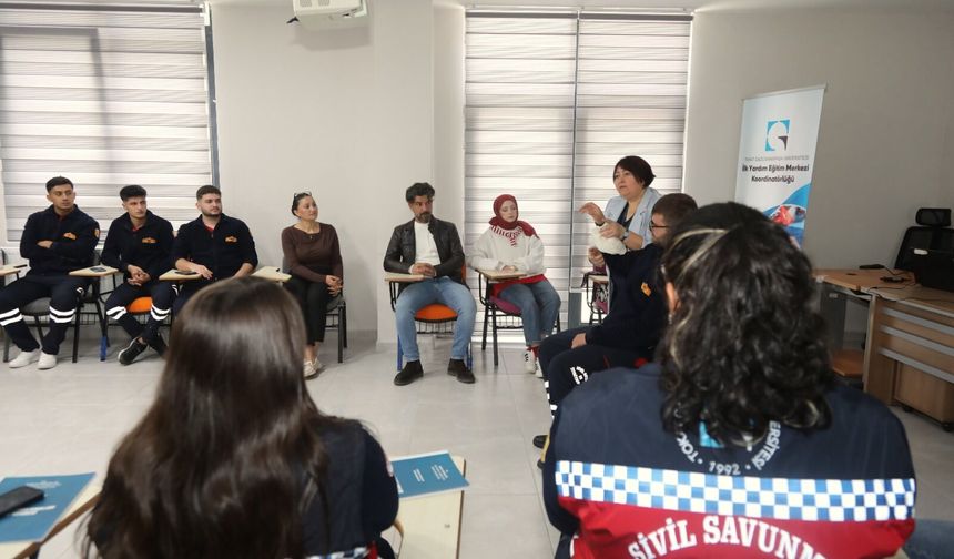 TOGÜ'de Hayat Kurtaran Eğitim! Sivil Savunma ve İtfaiyecilik Öğrencilerine İlkyardım Eğitimi Verildi