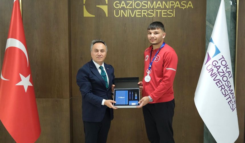 Tokatlı Millî Sporcudan Dünya İkinciliği! Rektör Yılmaz’dan Polat’a Makamda Tebrik