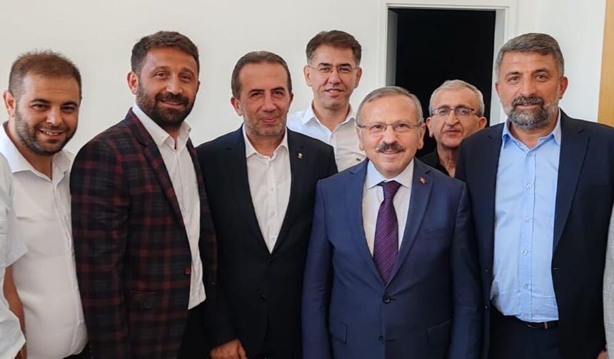 USTA SİYASETÇİ VE BAŞARILI BİR EKİP