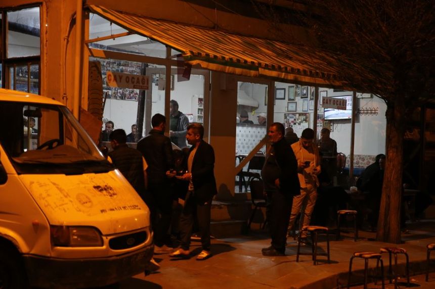 Deprem korkusu ile Tokatlılar geceyi sokakta geçirdi