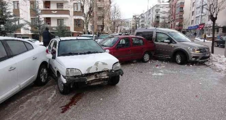 Tokat’ta Buzlanma Zincirleme Kazaya Neden Oldu - Hürsöz Gazetesi ...