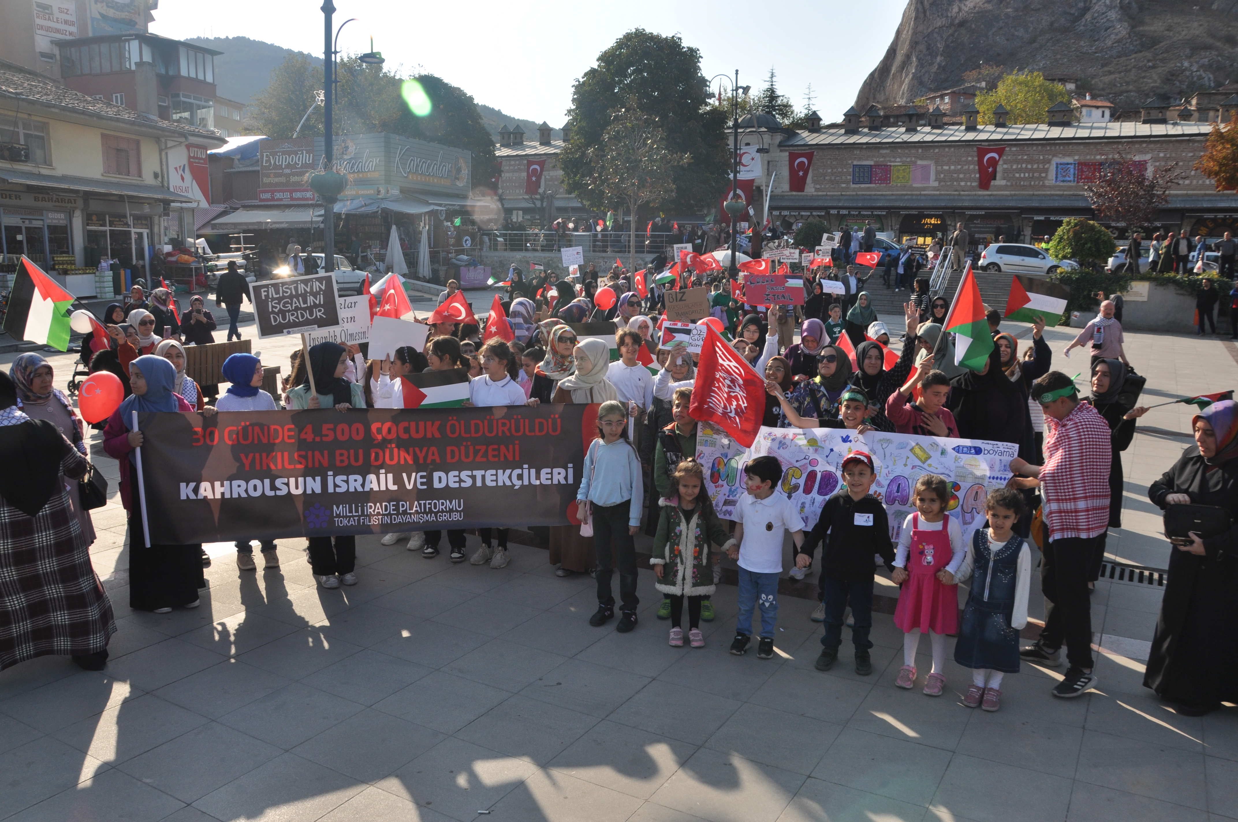 Milli İrade Platformu Tokat Filistin Dayanışma Grubu bugün Filistin için Çocuk-Anne ele ele yürüyüş programı (9)