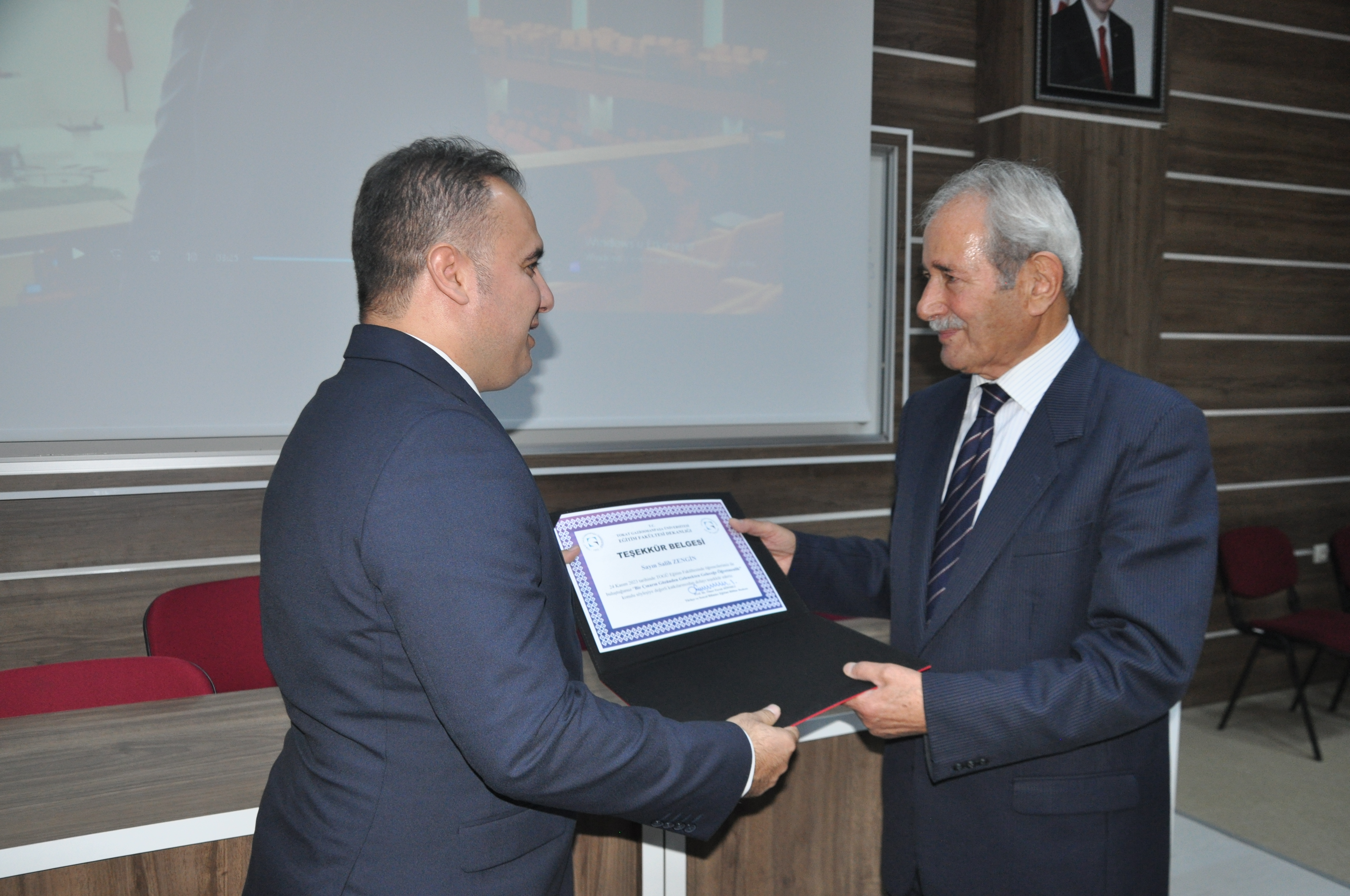 Vekil Zengin, öğretmen babasının gününü kutladı (15)