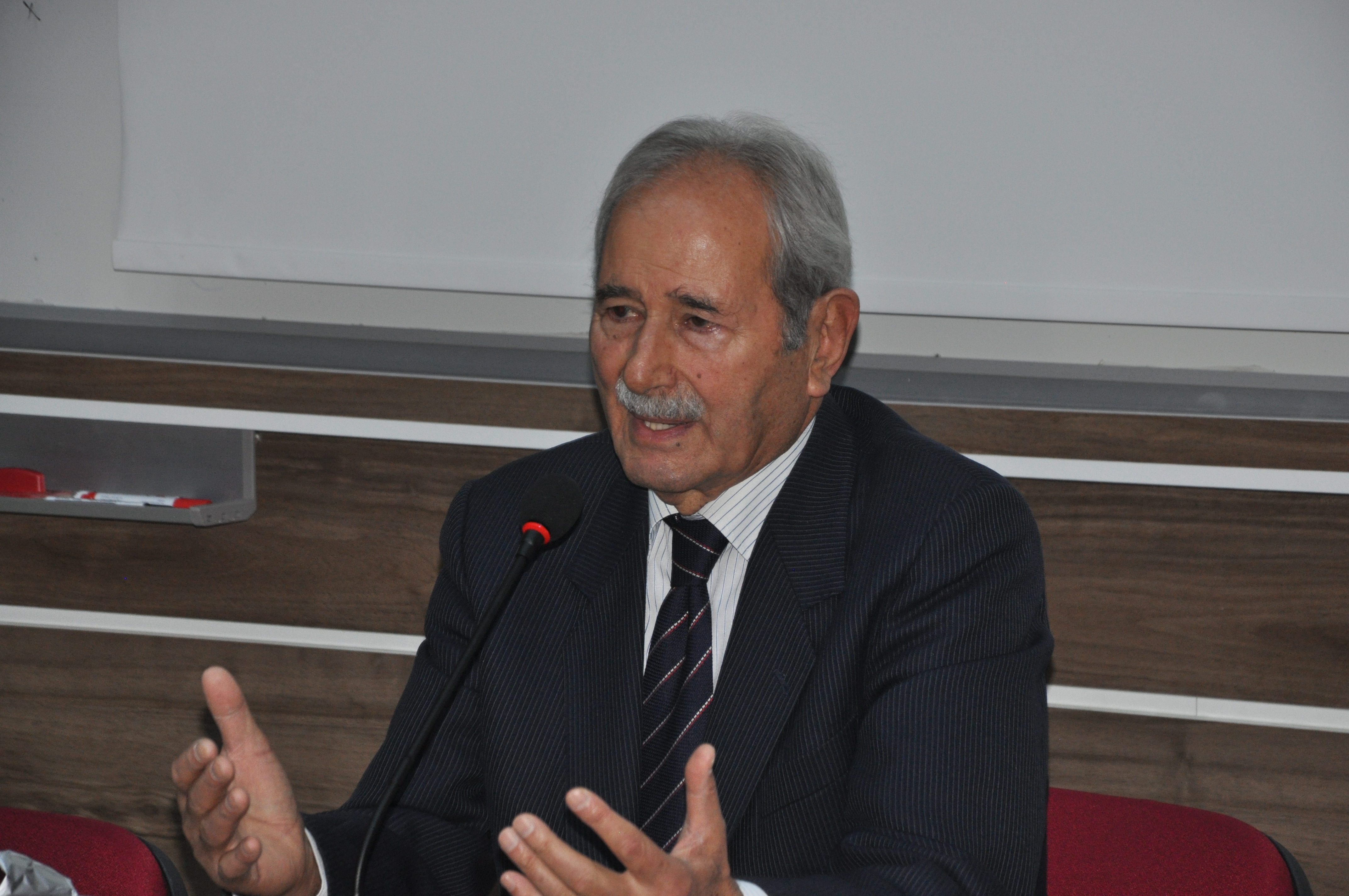 Vekil Zengin, öğretmen babasının gününü kutladı (9)