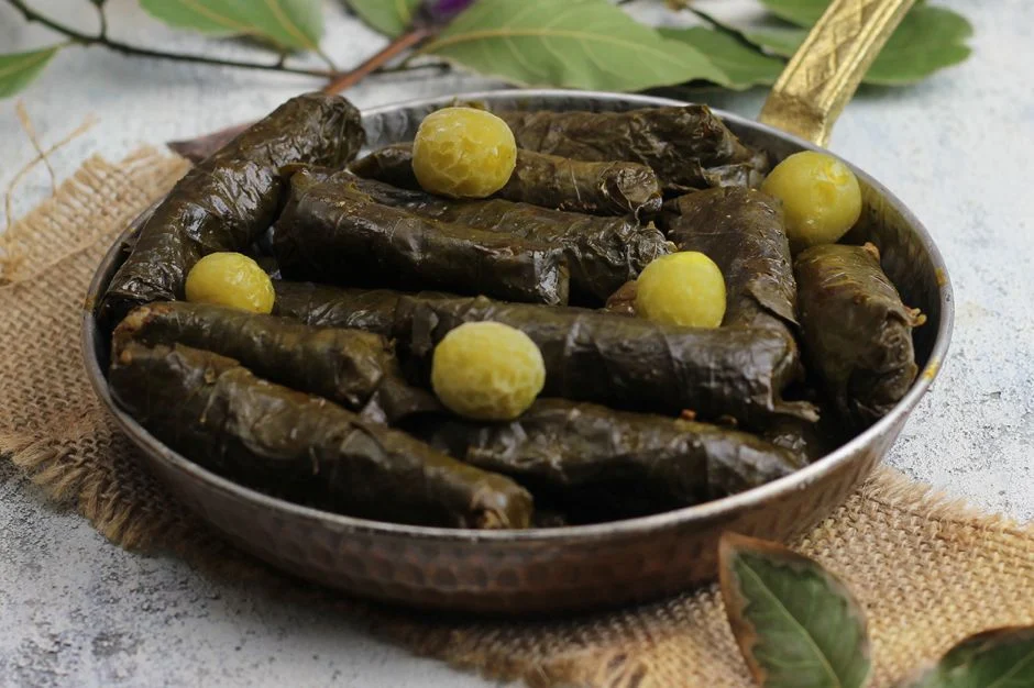 yesil-erikli-yaprak-sarma-gulinisanmutfagi