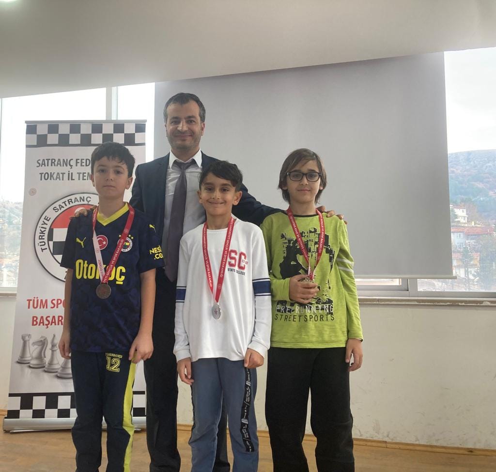 Satranç Şampiyonası’nda Dereceye Giren Sporcular Ödüllendirildi (4)