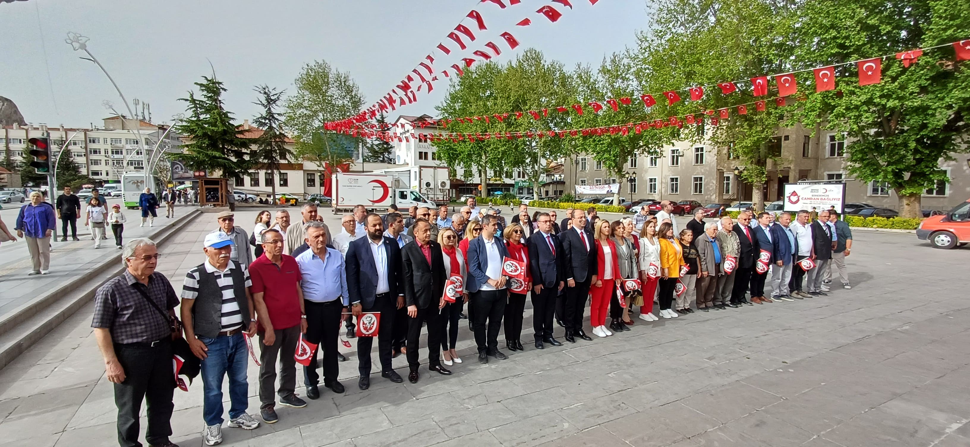 Chp Tokat İl Başkanlığı Atatürk Anıtı'na Çelenk Sunarak 23 Nisan'ı Kutladı (10)