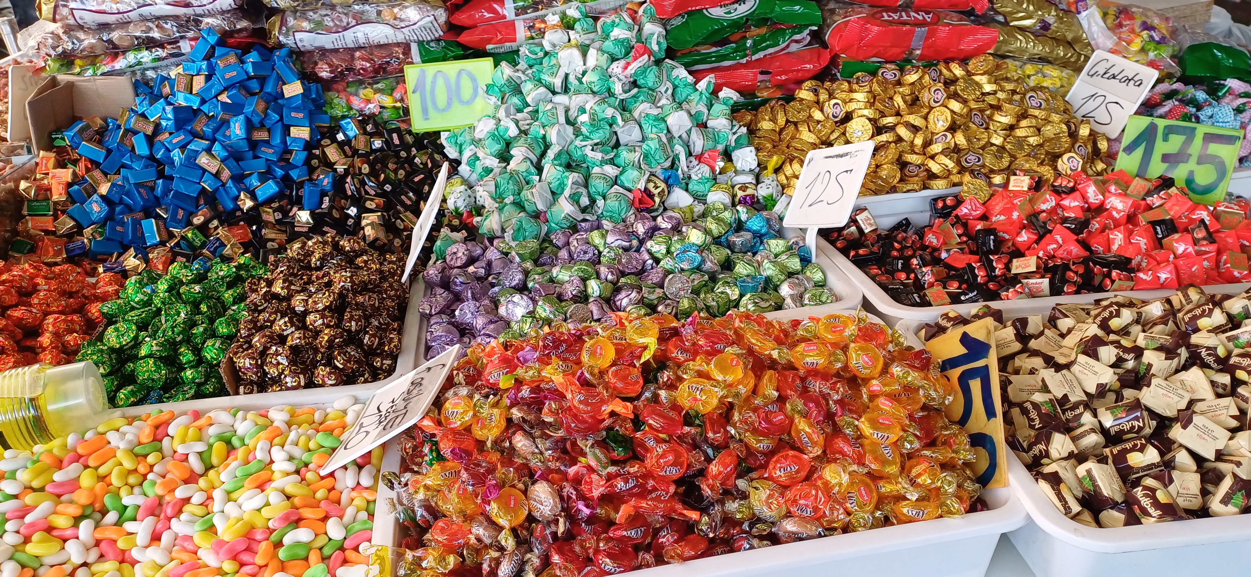 Tokat'ta Bayram Şekerleri Tezgahları Renklendirdi (9)