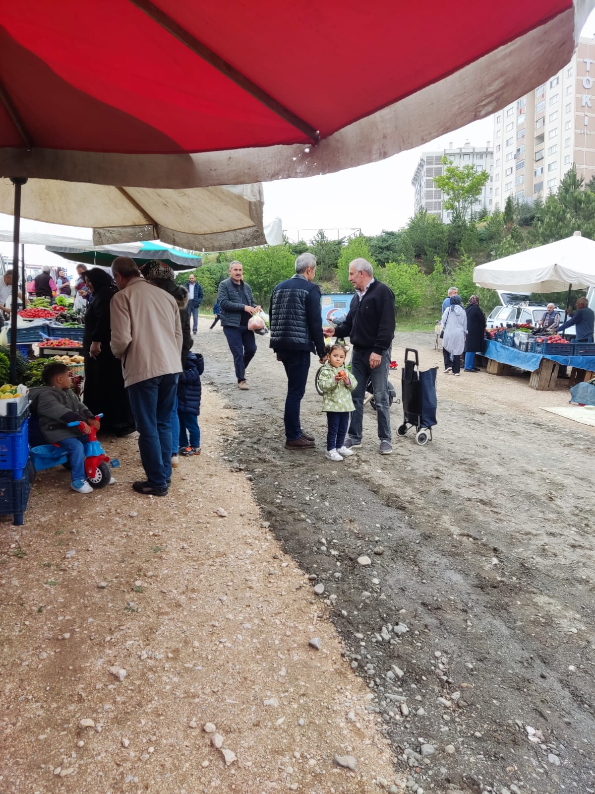 Doğukent Mahallesi’nde (Toki̇) İlk Defa Kurulan Pazar Yeri’nde Dua Edildi (3)