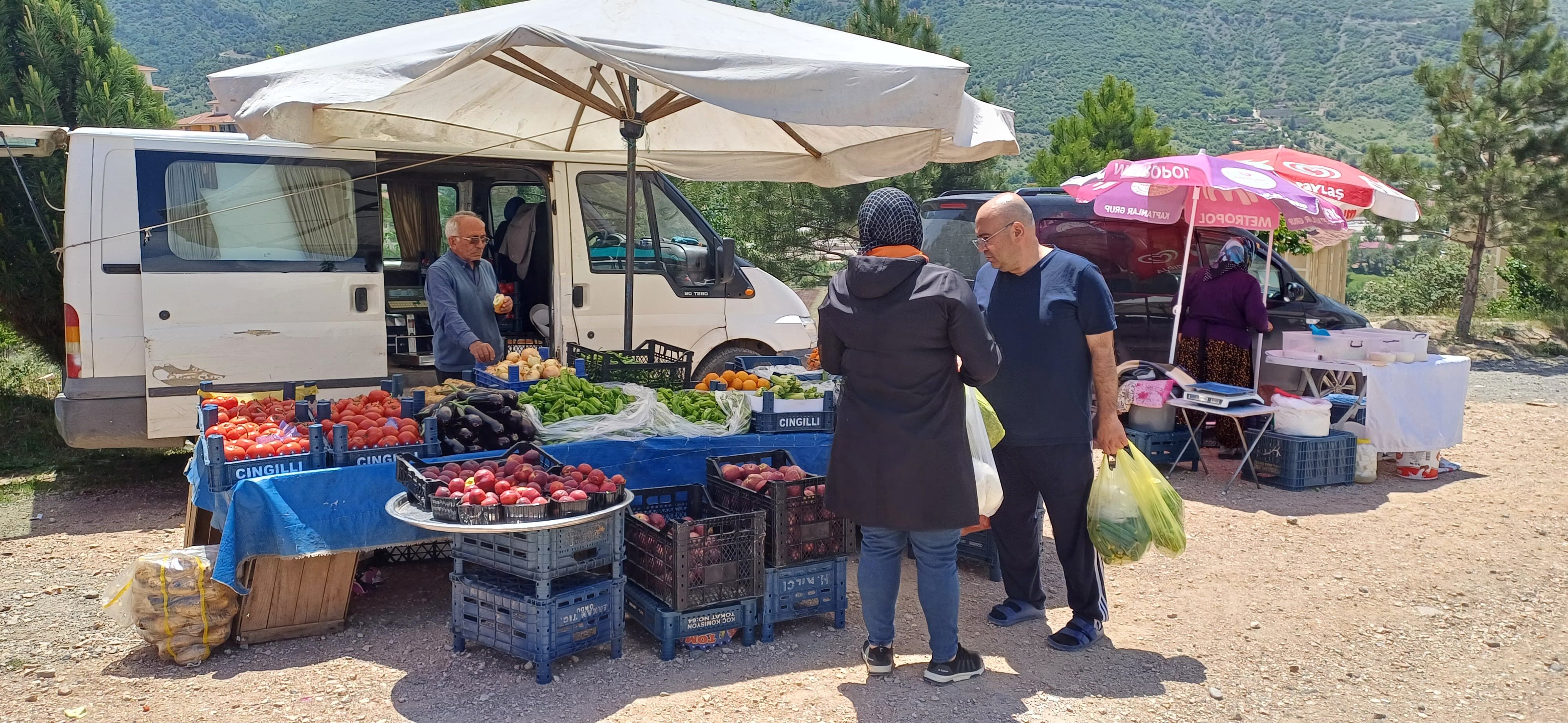Doğukent (Toki̇) Mahallesi’nde Kurulan Pazar Yeri’nden Herkes Memnun (2)