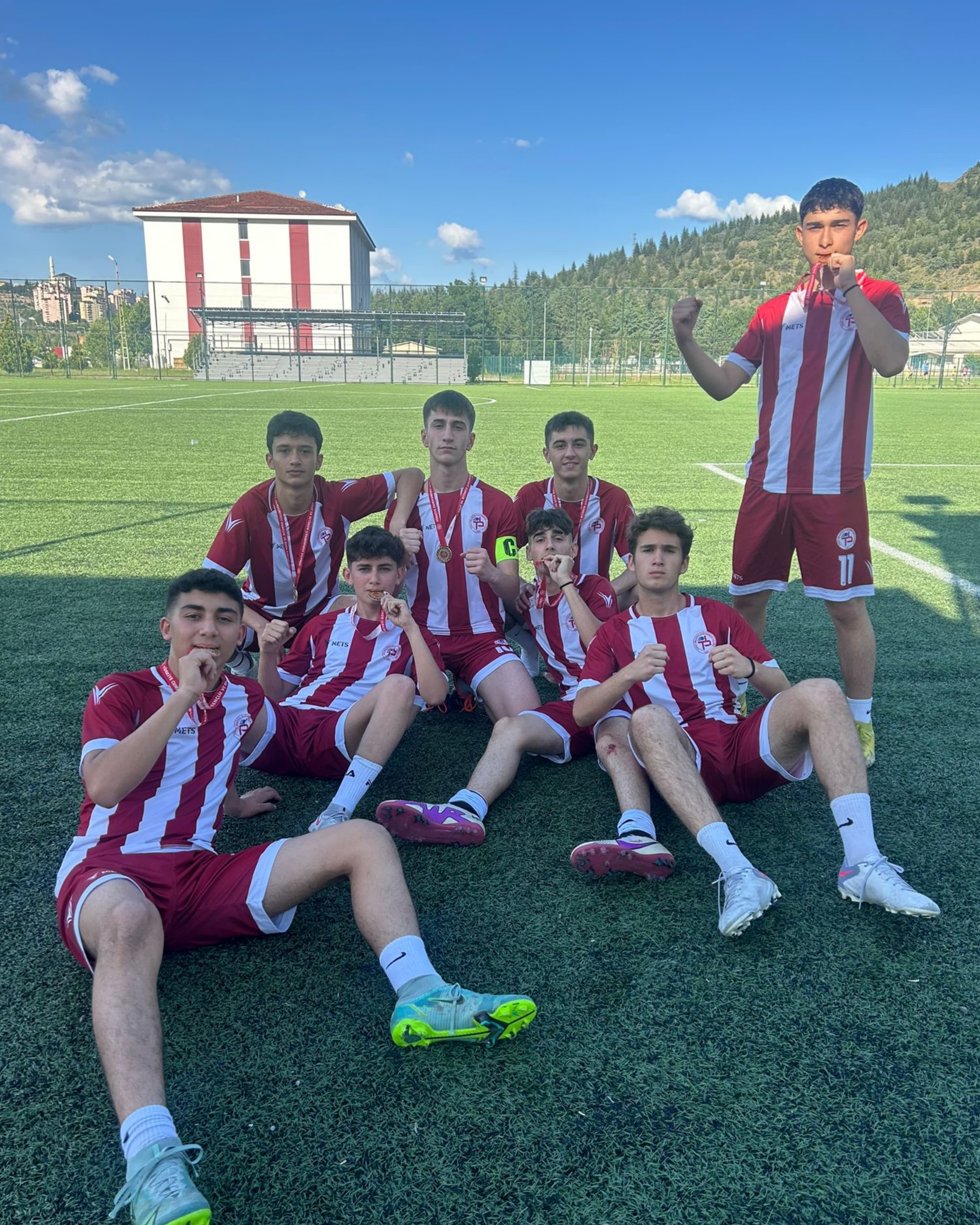 Plevnespor, 5X5 Futbol Gençlik Kupası Şampiyonu Olarak Karabük’te İlimizi Temsil Edecek (3)