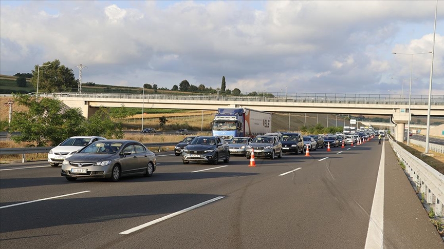 Bayram Tatilindeki Trafik Kazalarında 68 Kişi Öldü, 9 Bin 787 Kişi Yaralandı (2)