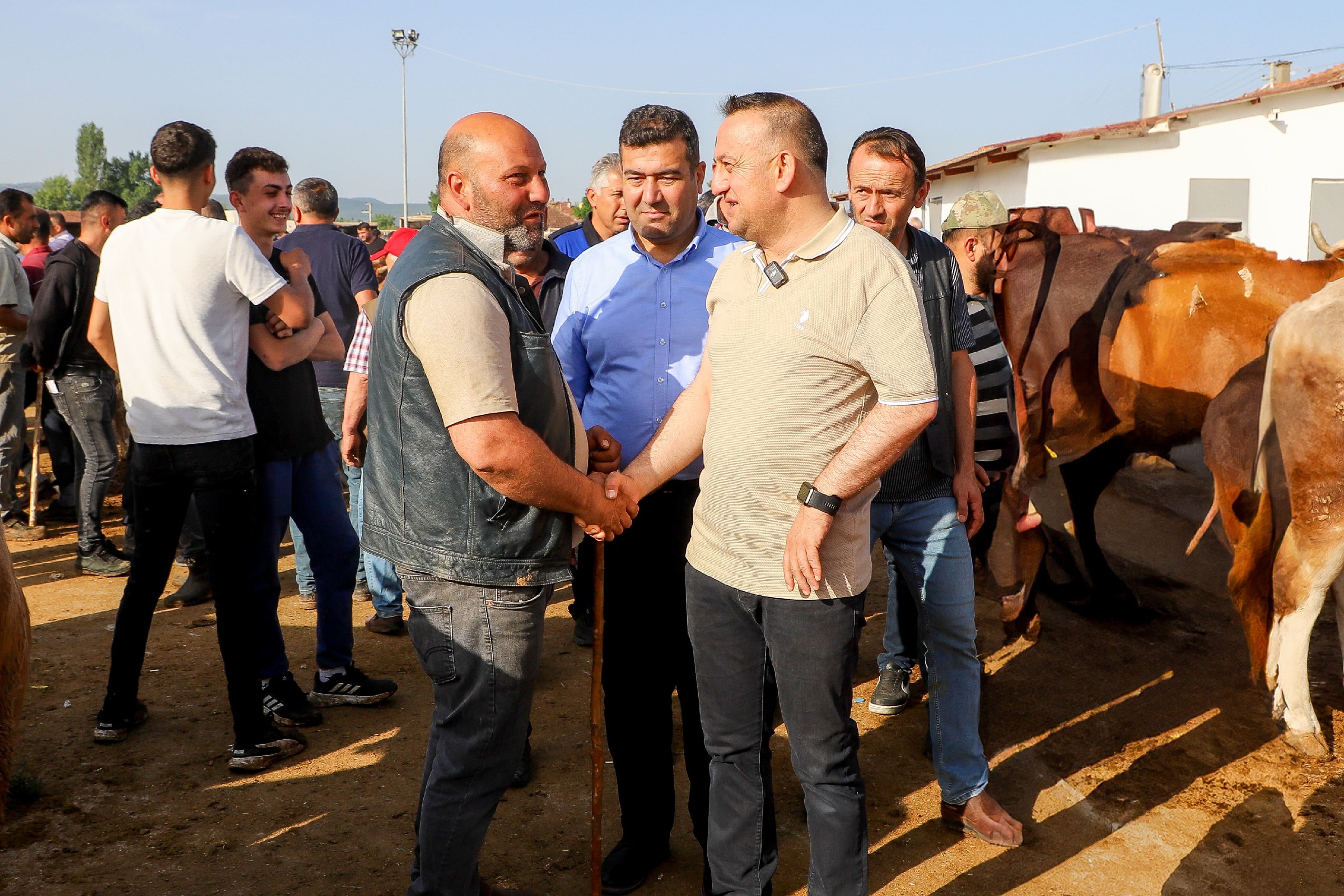 Turhal Belediye Başkanı Ural’dan Kurban Pazarına Ziyaret (8)