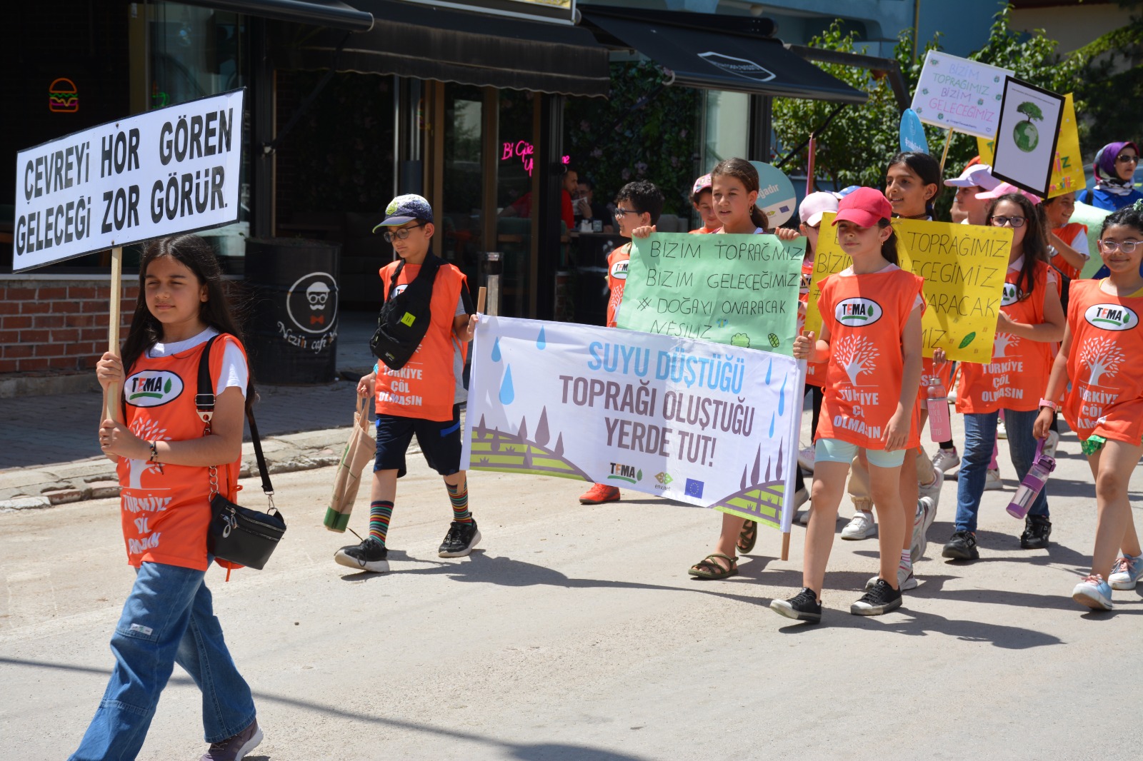 Zile'de Temizlik Kampanyası Ve Çevre Yürüyüşü Düzenlendi (8)